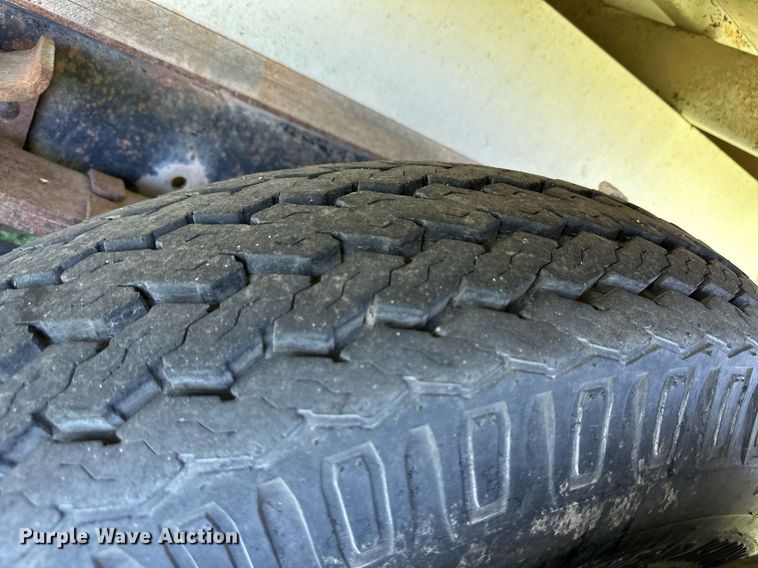 image for item EQ4777 1973 International Loadstar 1600 grain truck