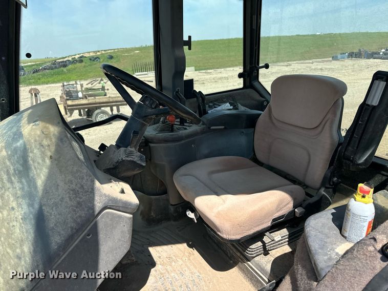 image for item EQ4889 Ford 8670 MFWD tractor