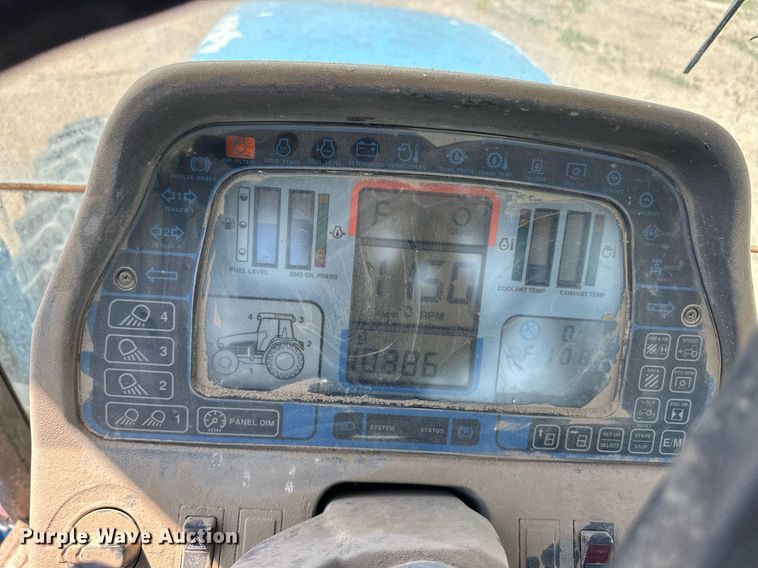 image for item EQ4889 Ford 8670 MFWD tractor