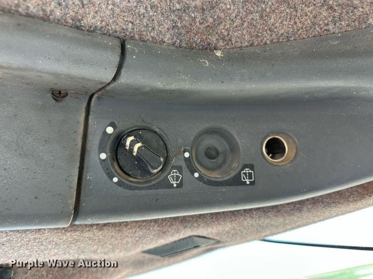 image for item EQ4889 Ford 8670 MFWD tractor