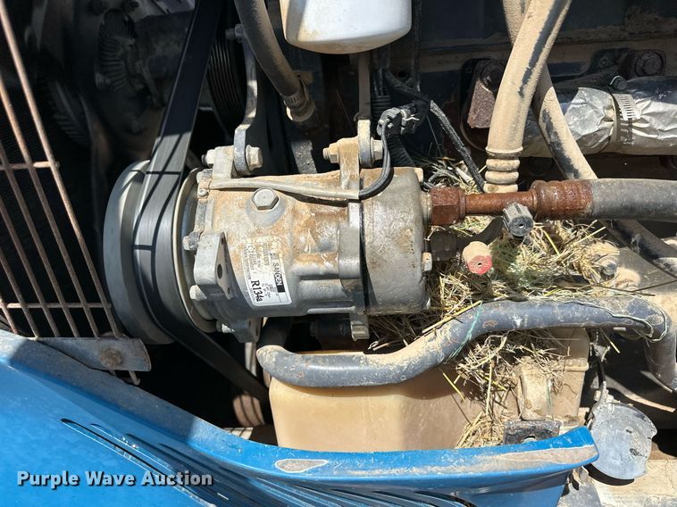 image for item EQ4889 Ford 8670 MFWD tractor