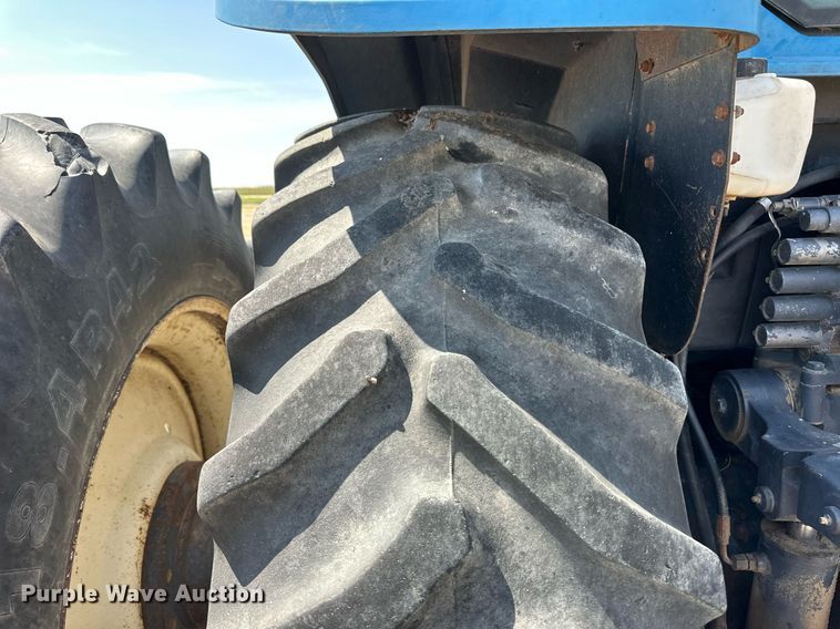 image for item EQ4889 Ford 8670 MFWD tractor