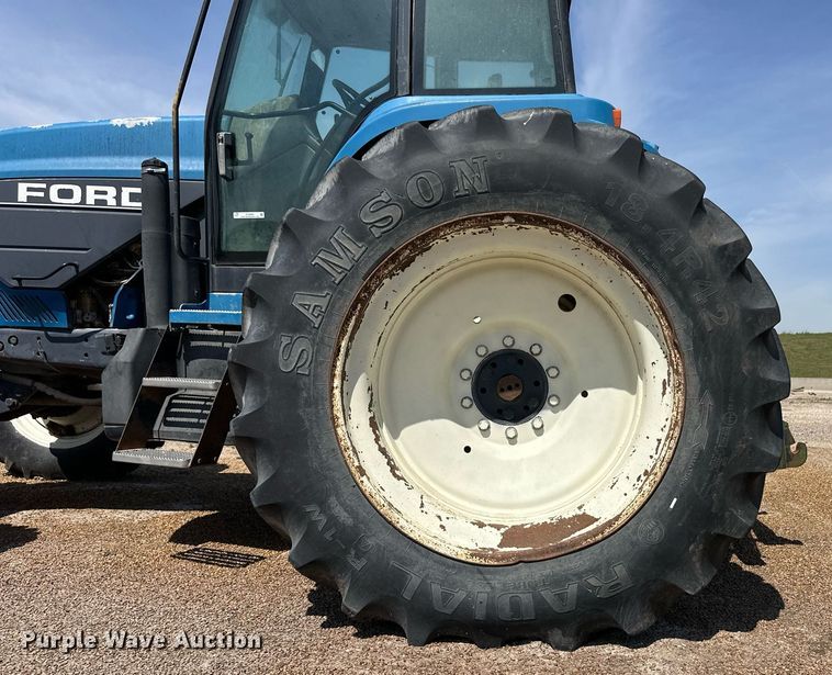 image for item EQ4889 Ford 8670 MFWD tractor