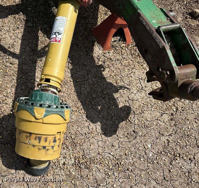 image for item EQ4892 John Deere 1518 rotary mower