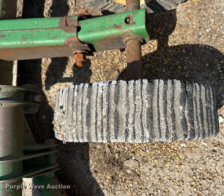 image for item EQ4892 John Deere 1518 rotary mower