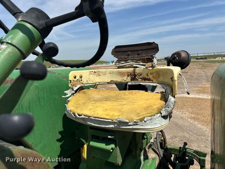 image for item EQ4893 1967 John Deere 4020 tractor