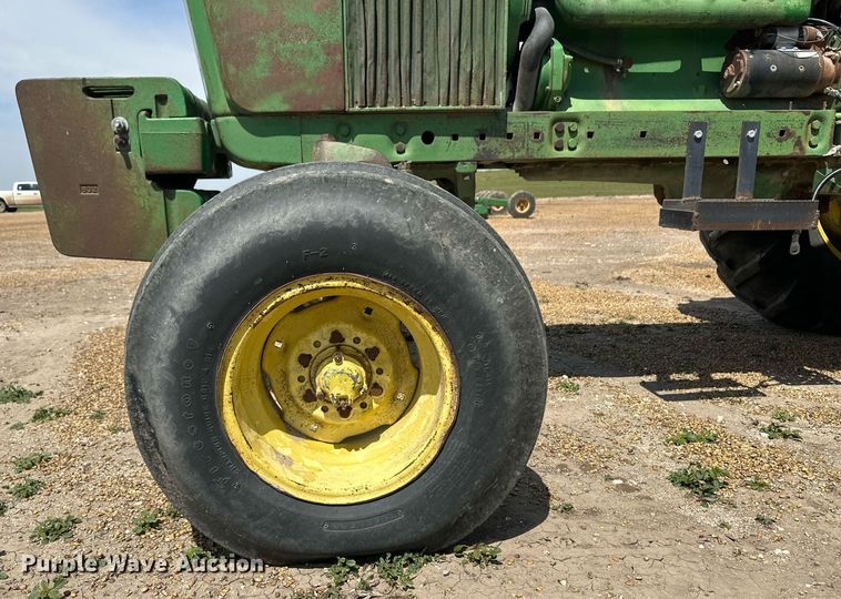 image for item EQ4893 1967 John Deere 4020 tractor