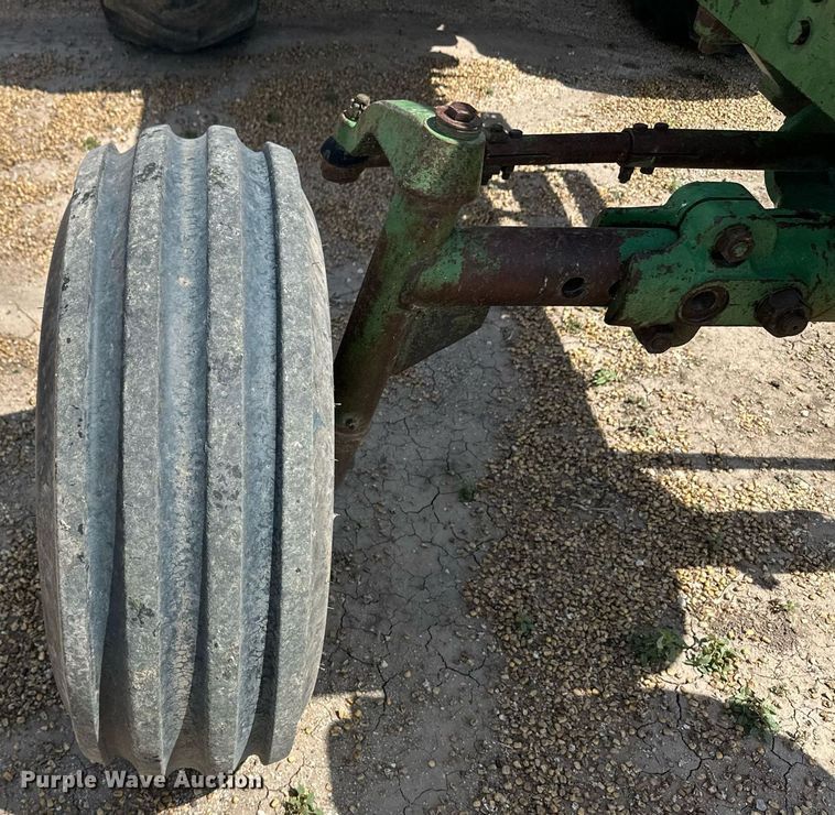 image for item EQ4893 1967 John Deere 4020 tractor