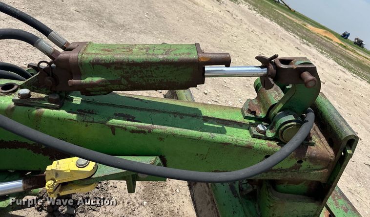 image for item EQ4897 John Deere 108