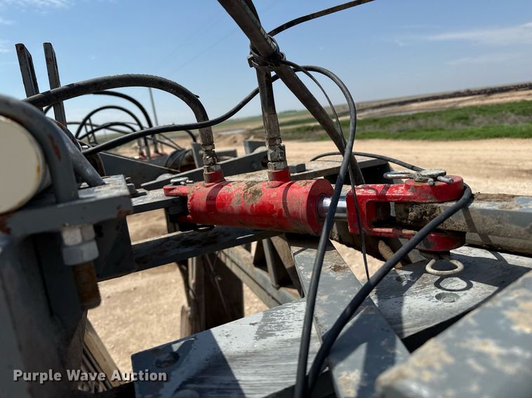 image for item EQ4919 Silencer livestock squeeze chute