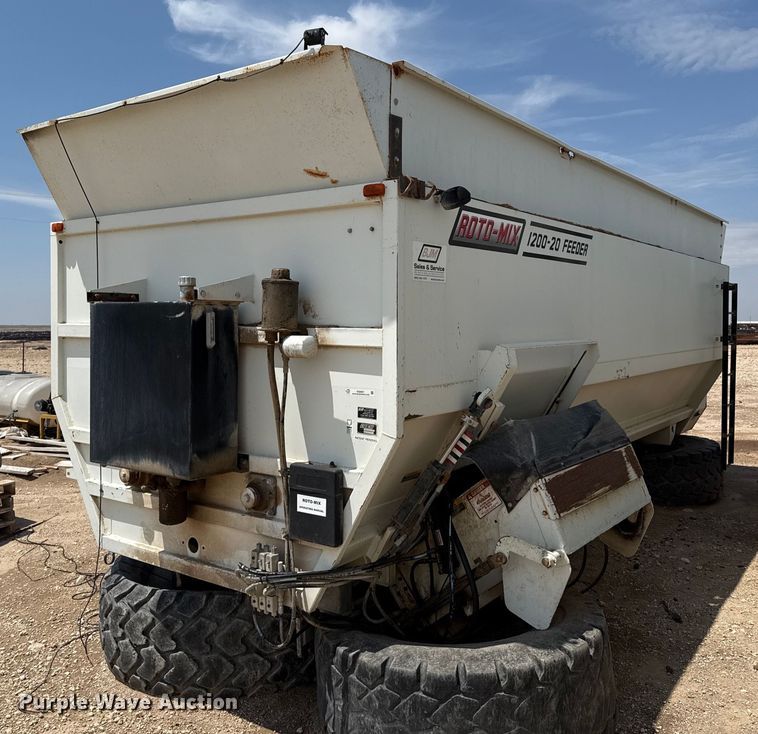 image for item EQ4921 Roto-Mix 1200-20 feed mixer bed