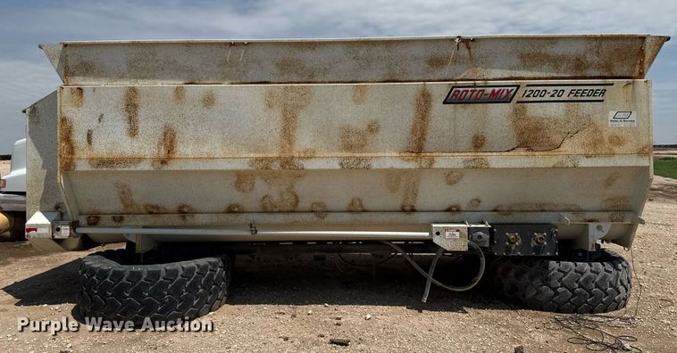 image for item EQ4921 Roto-Mix 1200-20 feed mixer bed