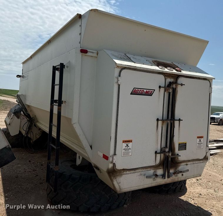 image for item EQ4921 Roto-Mix 1200-20 feed mixer bed