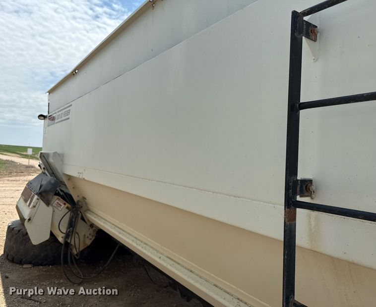 image for item EQ4921 Roto-Mix 1200-20 feed mixer bed