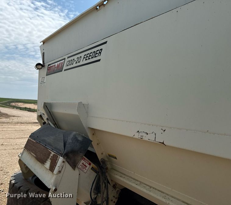 image for item EQ4921 Roto-Mix 1200-20 feed mixer bed