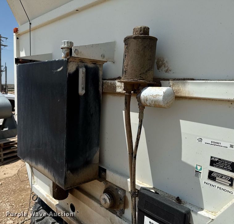 image for item EQ4921 Roto-Mix 1200-20 feed mixer bed