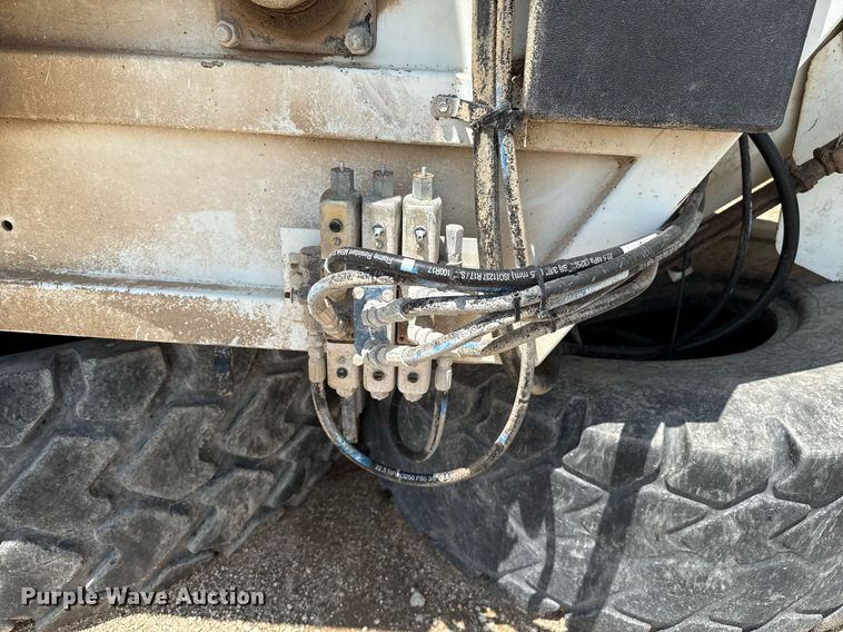 image for item EQ4921 Roto-Mix 1200-20 feed mixer bed