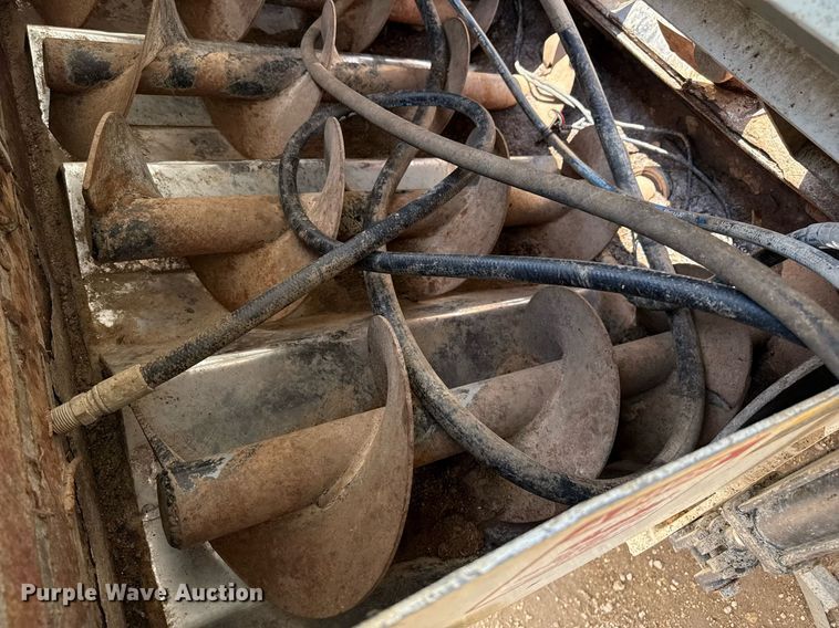 image for item EQ4921 Roto-Mix 1200-20 feed mixer bed