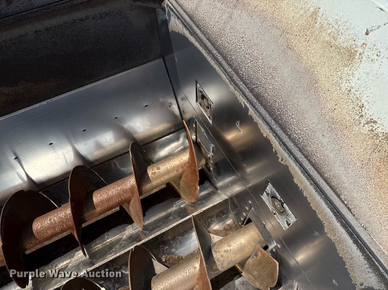 image for item EQ4921 Roto-Mix 1200-20 feed mixer bed