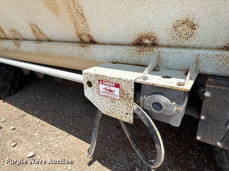 image for item EQ4921 Roto-Mix 1200-20 feed mixer bed