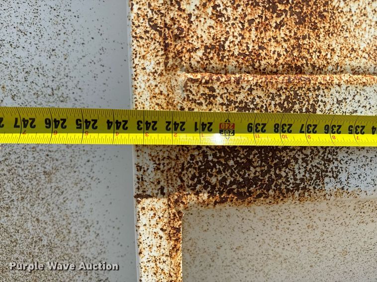 image for item EQ4921 Roto-Mix 1200-20 feed mixer bed