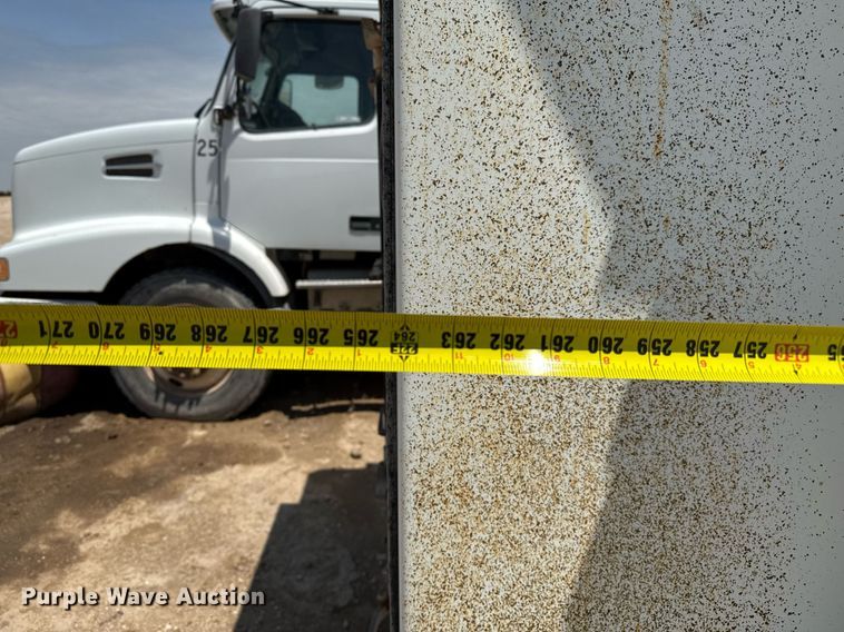 image for item EQ4921 Roto-Mix 1200-20 feed mixer bed