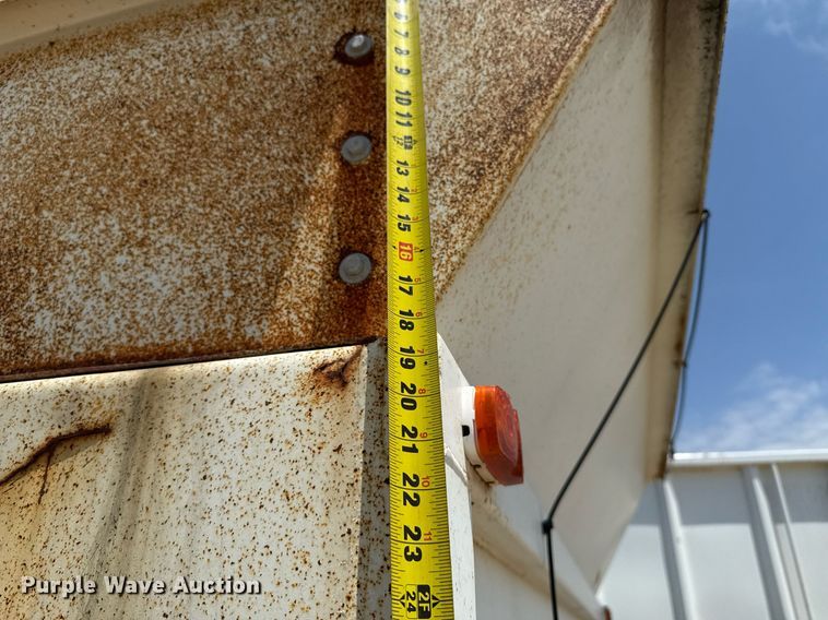 image for item EQ4921 Roto-Mix 1200-20 feed mixer bed