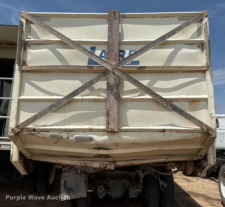 image for item EQ4922 Laird SB-1300 silage bed