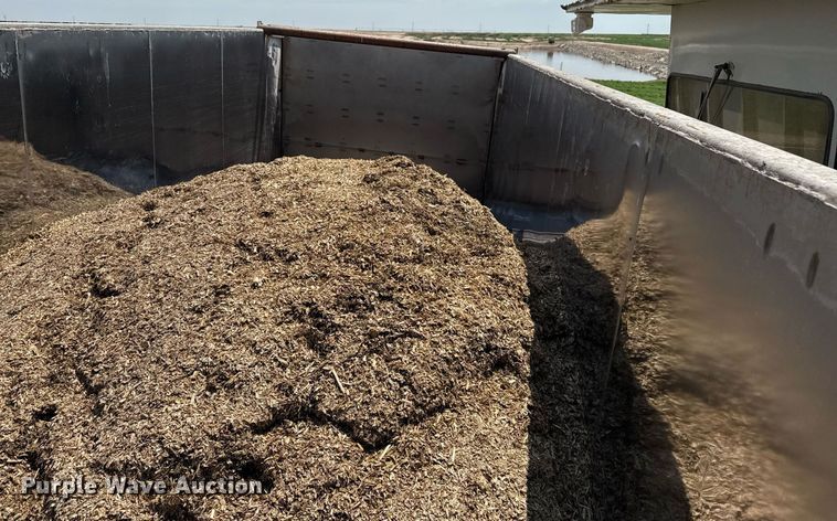 image for item EQ4922 Laird SB-1300 silage bed