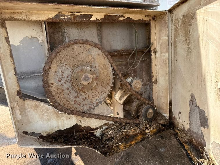 image for item EQ4922 Laird SB-1300 silage bed