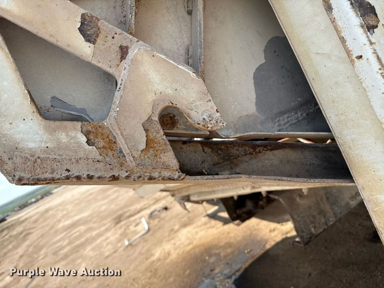 image for item EQ4922 Laird SB-1300 silage bed