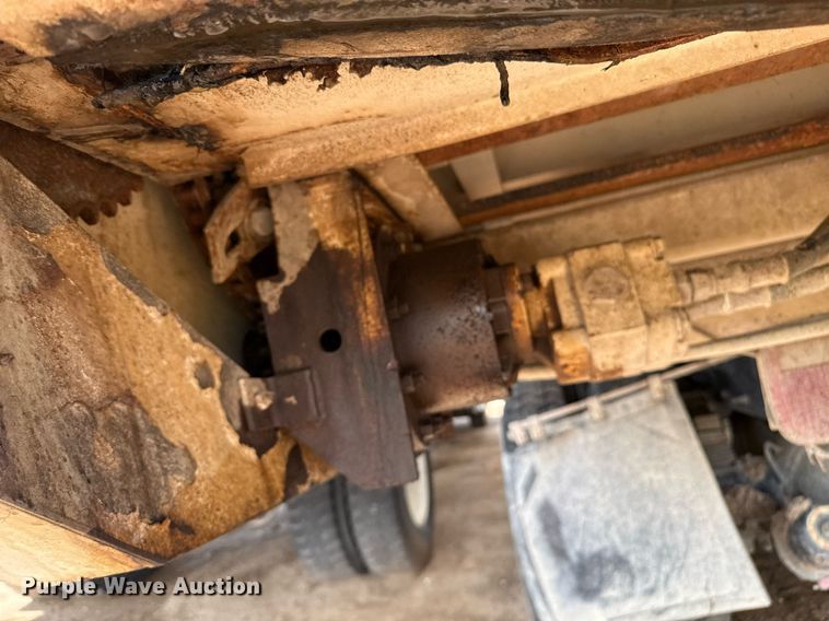 image for item EQ4922 Laird SB-1300 silage bed