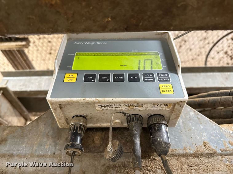 image for item EQ4923 Silencer livestock squeeze chute