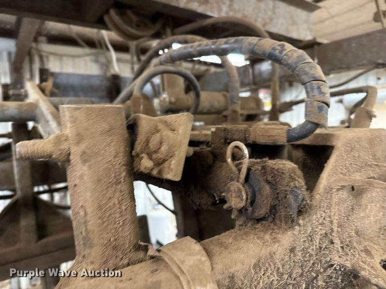 image for item EQ4923 Silencer livestock squeeze chute