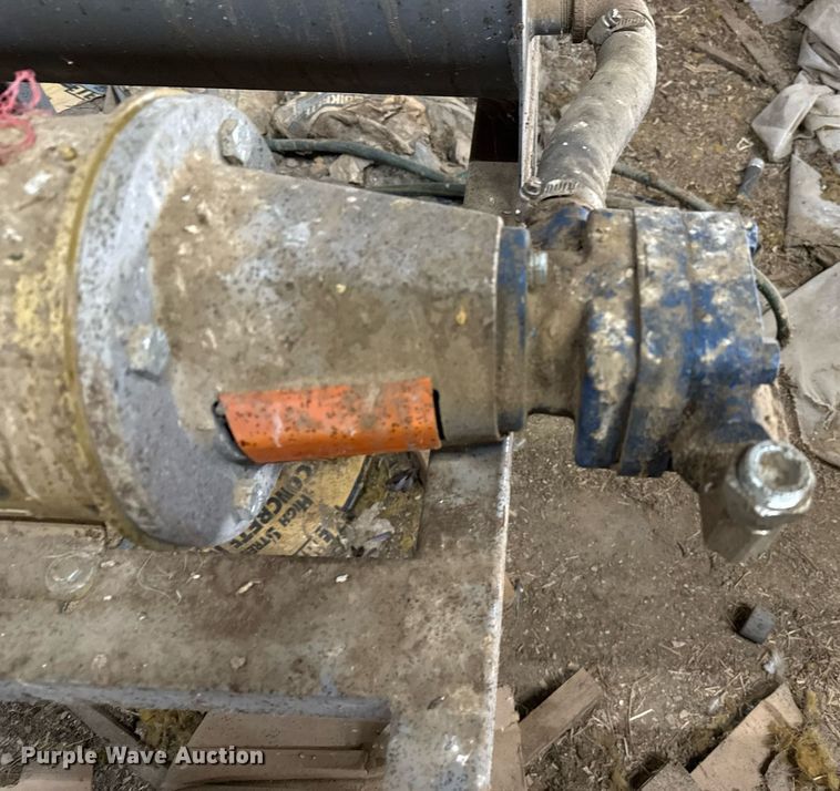 image for item EQ4923 Silencer livestock squeeze chute