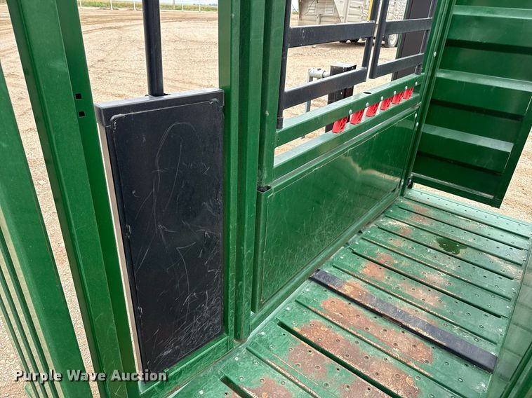 image for item EQ4926 Arrowquip Q-Catch 74 Series livestock chute