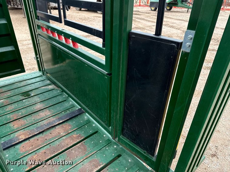 image for item EQ4926 Arrowquip Q-Catch 74 Series livestock chute