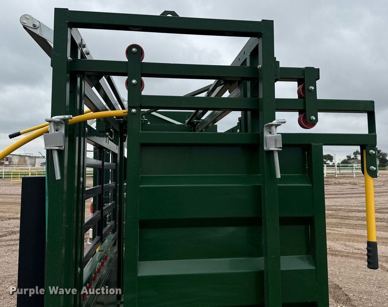 image for item EQ4926 Arrowquip Q-Catch 74 Series livestock chute