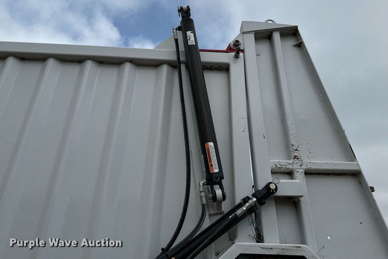 image for item EQ4936 Parma manure spreader