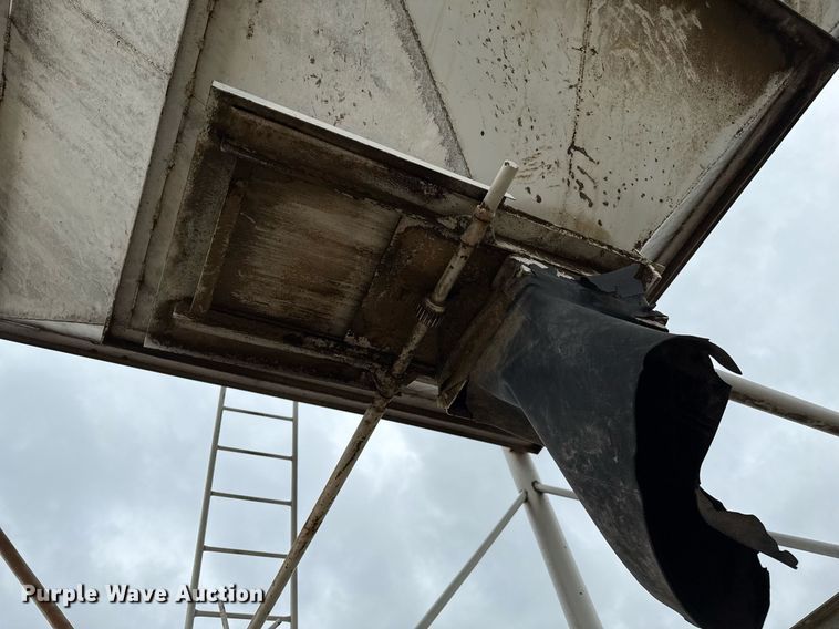 image for item EQ4939 Grain bin