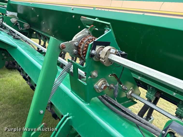image for item EQ4940 2013 Great Plains 3S-4000 HDF grain drill