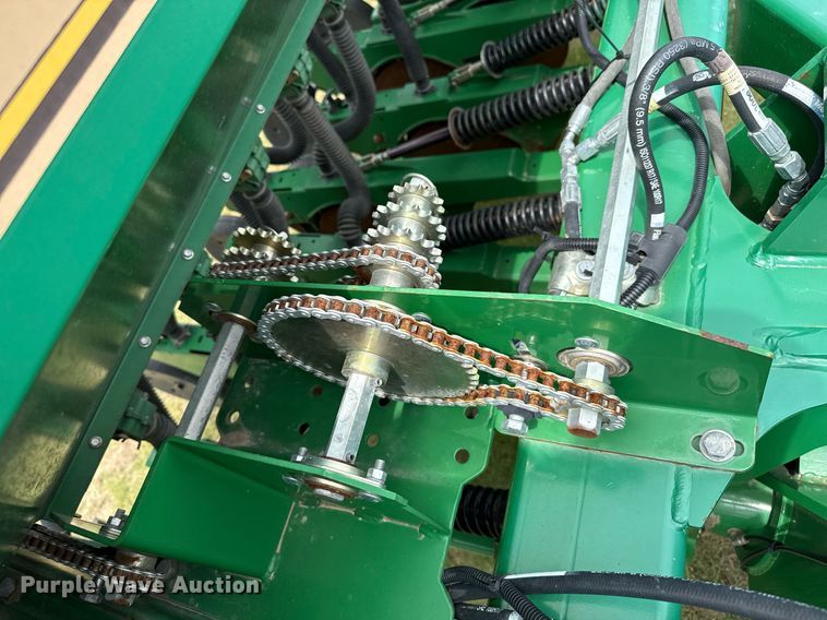 image for item EQ4940 2013 Great Plains 3S-4000 HDF grain drill