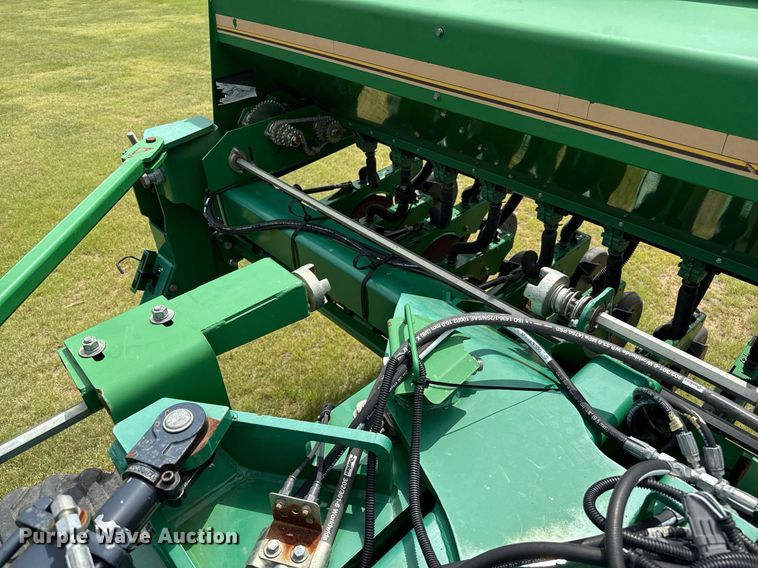 image for item EQ4940 2013 Great Plains 3S-4000 HDF grain drill