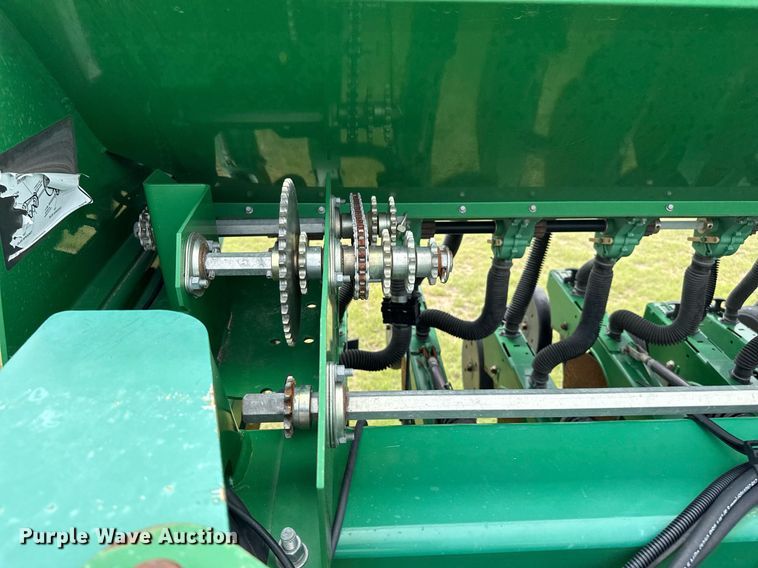 image for item EQ4940 2013 Great Plains 3S-4000 HDF grain drill