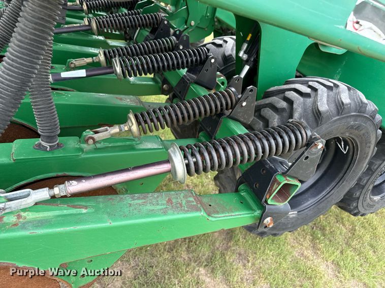 image for item EQ4940 2013 Great Plains 3S-4000 HDF grain drill