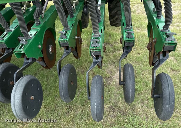 image for item EQ4940 2013 Great Plains 3S-4000 HDF grain drill