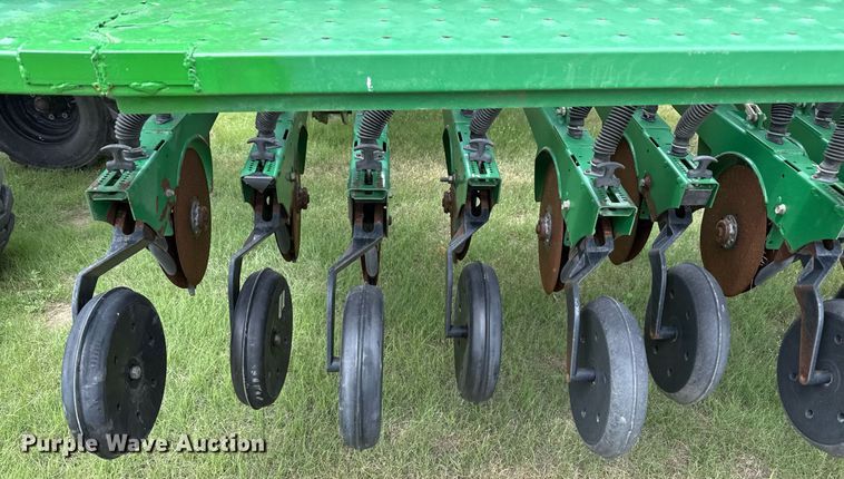 image for item EQ4940 2013 Great Plains 3S-4000 HDF grain drill