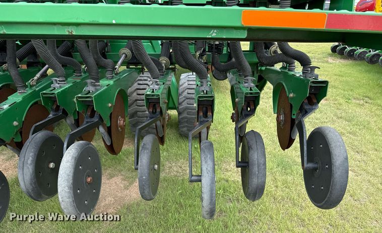 image for item EQ4940 2013 Great Plains 3S-4000 HDF grain drill