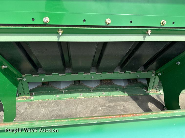 image for item EQ4940 2013 Great Plains 3S-4000 HDF grain drill