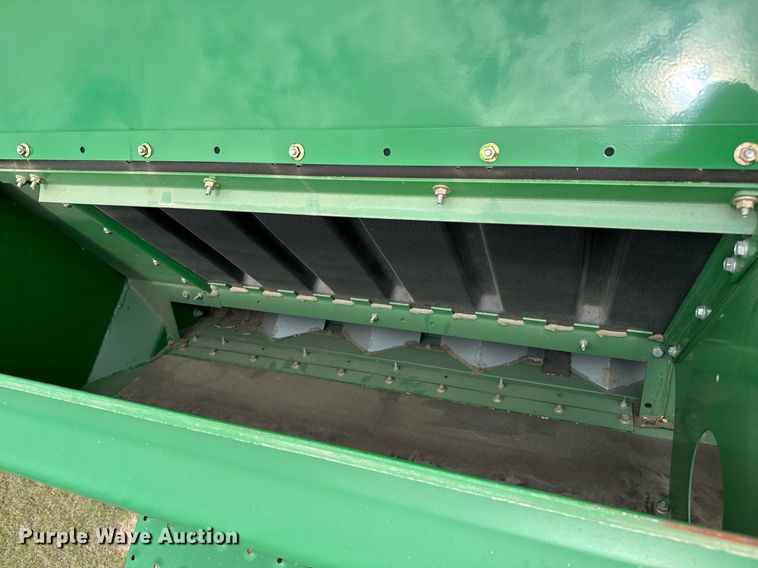 image for item EQ4940 2013 Great Plains 3S-4000 HDF grain drill